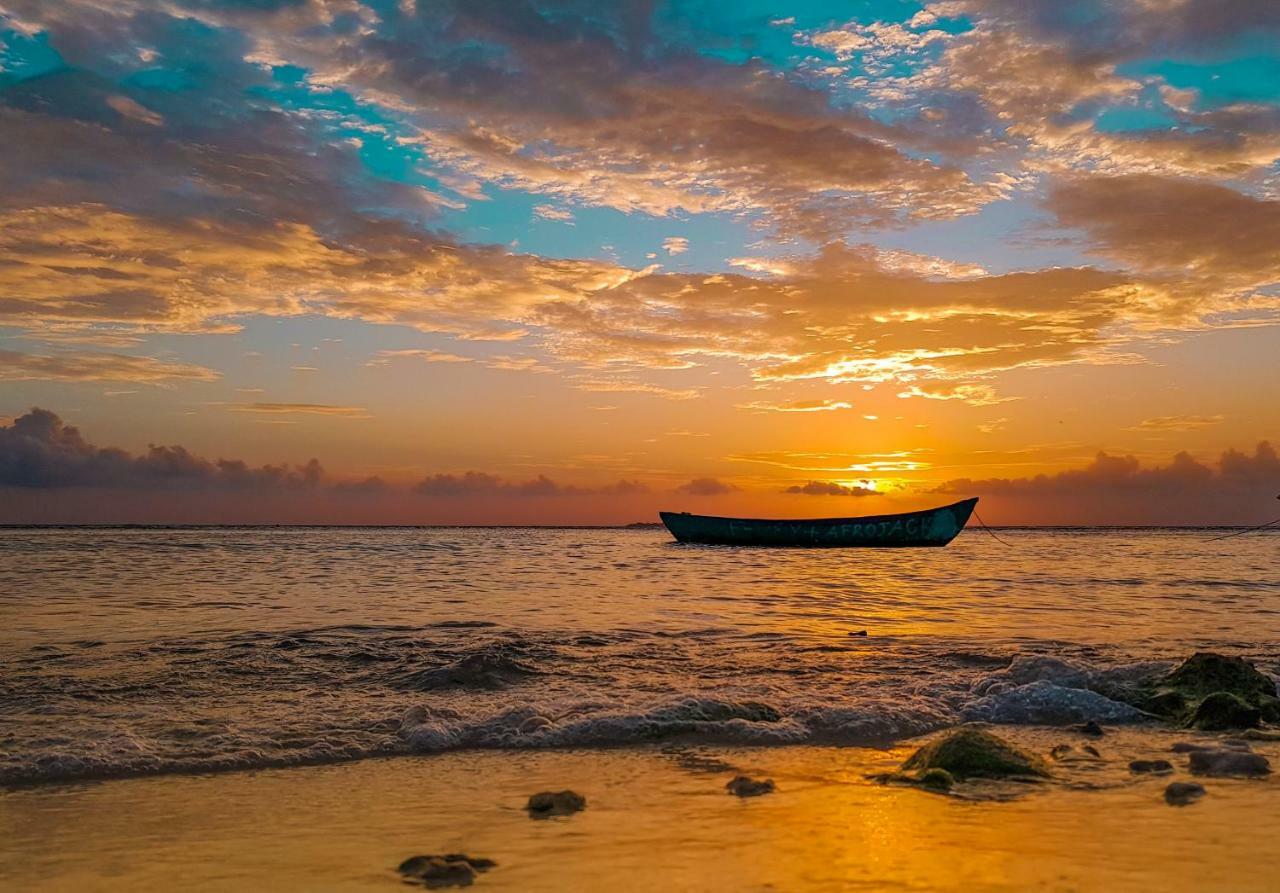 West Sands Ukulhas Island Екстер'єр фото